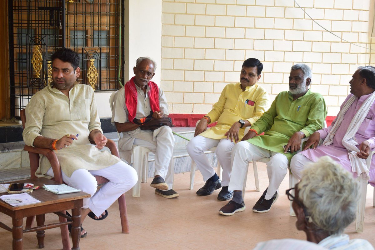 vikrambjpmp's tweet photo. रामपुर बाघेलान विधानसभा के विधायक कार्यालय में बैठकर जनता जनार्दन की समस्याओं को सुनकर निराकरण हेतु संबंधित अधिकारियों को निर्देशित किया !! #vikram_singh #mla #rampur_baghelan #bjpmp #vikramsena https://t.co/XI92d4lACI