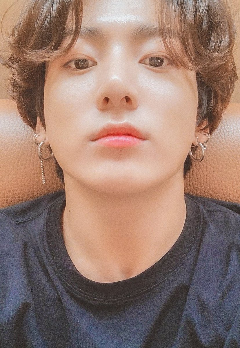 flirtaeguk's tweet photo. this is the PEAK of soul twin culture https://t.co/tufvjKhBk6