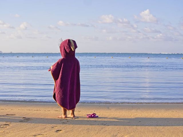 tastereunion's tweet photo. Golden hour @luxgrandgaube. Little A adooooore son pancho fait par @mesptissages 😉
.
.
.
.
.
#mauritiusisland #maurice #mauritius #beach #goldenhour #vacances #vanillaisland #peaceful #Love #child #play #chill #nature #landscape #postcardplaces #past… https://t.co/8X6U21zJjy https://t.co/MaSJPzRZKd