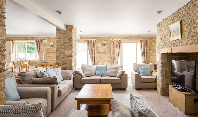 WeAcceptPets's tweet photo. Flagstone Farm Holiday Cottages offers three large #stunningproperties in #Gloucestershire. Each converted barn can sleep up to 16 guests, making them perfect for a #groupgetaway.
Accepts ๐ถ
https://t.co/VhwjzhMSpY
#Luxury #LuxuryHoliday #GroupHoliday #DogFriendly #UKHoliday https://t.co/A2mpajTNZI