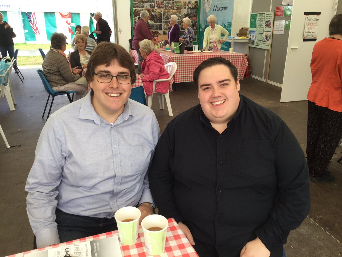 Llongyfarchiadau mawr i ddau o’n gweinidogion <a href="/AnnibynwyrCymru/">Undeb yr Annibynwyr</a> ar eu llwyddiant yn y rhagbrofion - byddant ar y llwyfan am 1100 yn cystadlu ar y ddeuawd cerdd dant dros 21.  Dymuniadau gorau a phob lwc <a href="/dylanrhys345/">Dylan Rhys</a> a Carwyn Siddall <a href="/EglwysiLlanRhos/">Eglwysi Cylch Llan</a>.