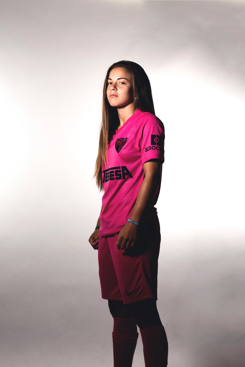 MalagaCFemenino's tweet image. 📸🌹💗💙
#Siéntelo #TuMálaga