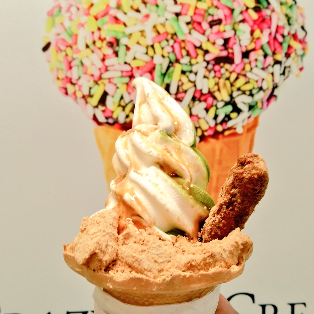 oeqy81Jt6LINCyi's tweet image. あいぱく パート2！😃
🍦UMIERE 
　　　　オーガニックミルクソフト
スッキリしたミルキーっぽい味が
しました！😆食べやすいね！😚

🍦桔梗屋 桔梗信玄ソフト 抹茶
　　　　　　　　　　　   ミックス
ミックスのほうが好みの味でした！信玄餅〜🤩まんぷく！😌
#あいぱく #ウミエール #桔梗屋