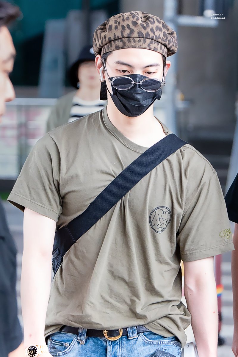 JBlooming_'s tweet photo. 190807 ICN
#재범 #JB #갓세븐 #GOT7 https://t.co/ep0l7cNskS