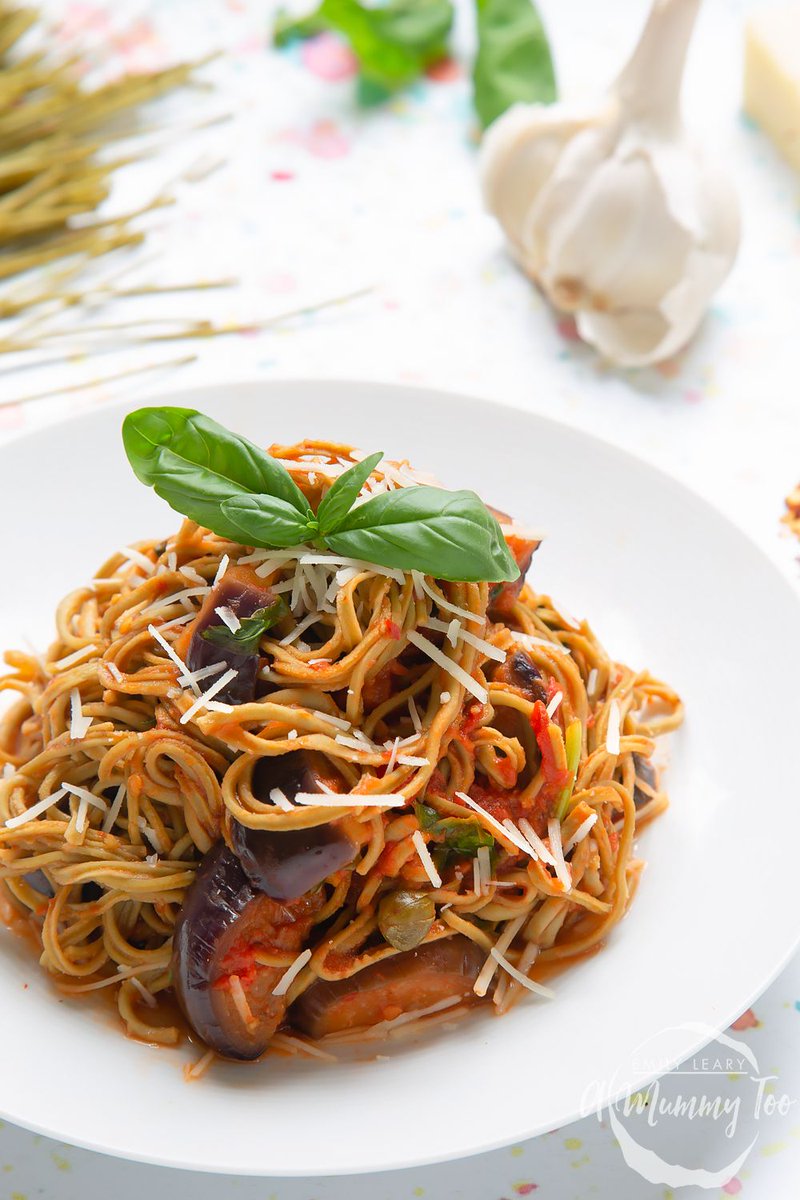 EmilyLearyCooks's tweet photo. (ad) 10-minute vegan spaghetti alla norma. A gorgeous aubergine dish for the whole family. Here's how to make it.  https://t.co/KEL4cURTsr @explorecuisine #pastapioneer #asmarterwaytopasta https://t.co/9jOMMoQFqe