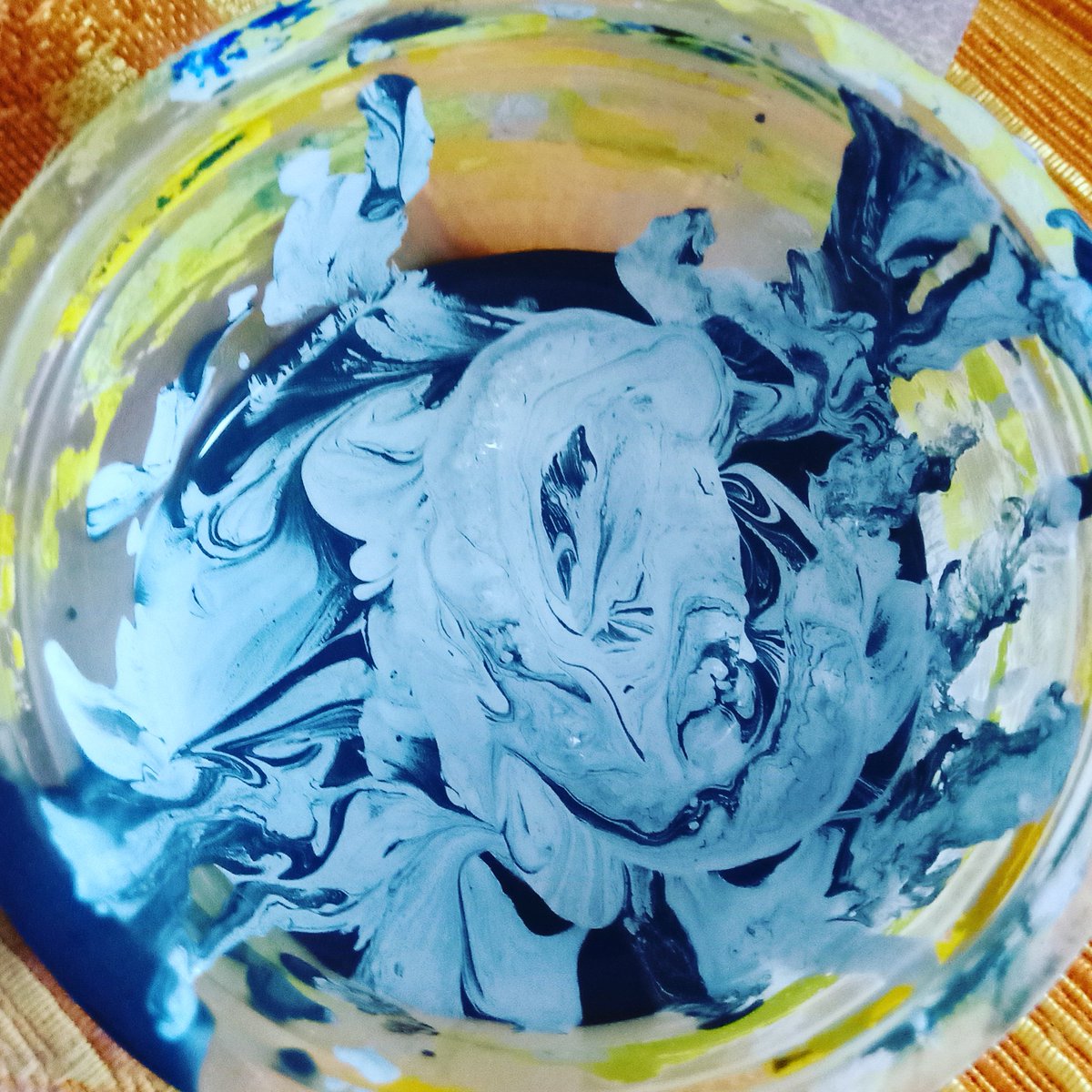 jsartgraphfix's tweet photo. #art #abstract #painting #dulux #experimentalart #igart #canvas #artwork #creative #artistic #acrylicpaint #pourpainting #washingupliquid #abstractpainting #fluidpainting #acidentalart #drippaint https://t.co/F2XfBOHcda