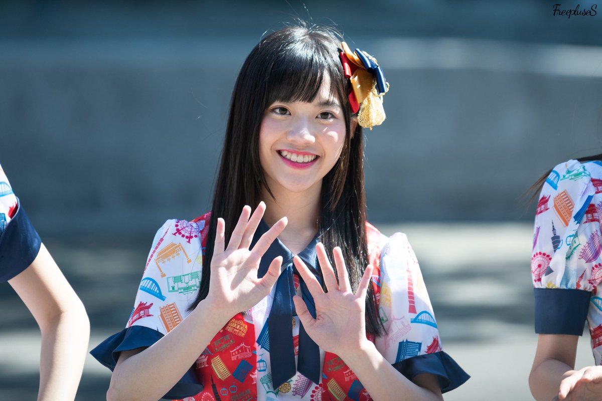 FreepluseS's tweet photo. 190803 TTP Festival 快閃活動
#AKB48TeamTP
#TTP_GO
#TTPFestival
#2ndSingle
#邱品涵 https://t.co/hpeTH7jMPn