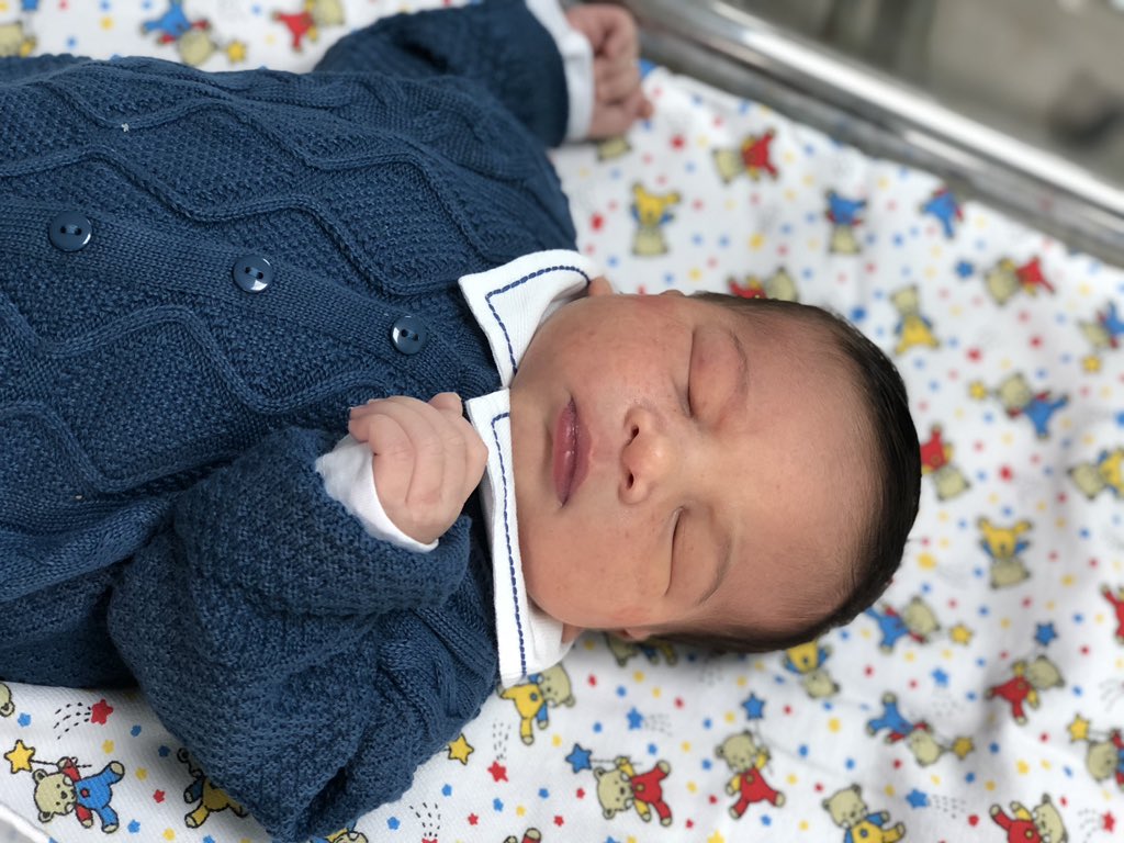 sadlorray's tweet photo. Útero coçou demais, eu não aguentei e fiz um pra babar!!!🤧💙 https://t.co/4E4SA9cGfx