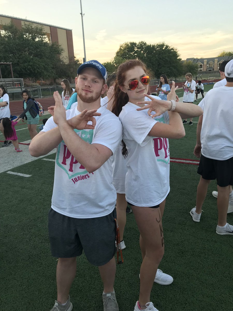 CooperRoe34's tweet photo. Happy birthday @baileywwilliams I hope you have an amazing day! https://t.co/p8AKh5bXpz