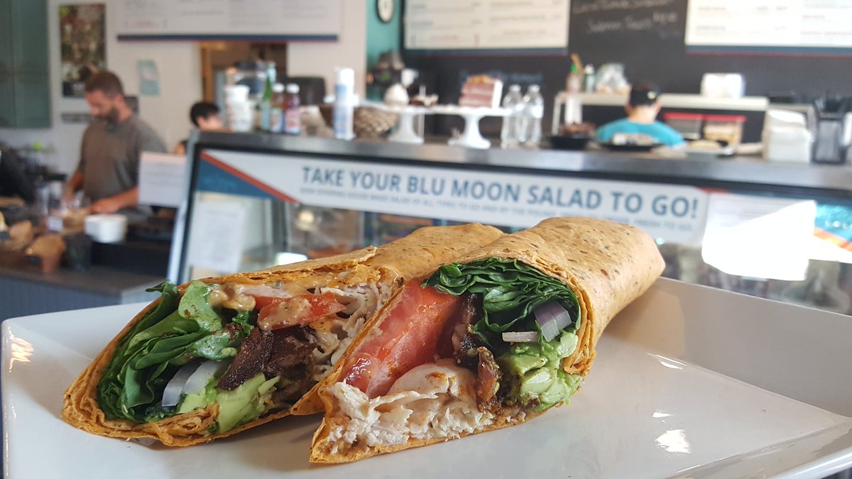 blumooneats's tweet photo. Spicy pork belly and Turkey wrap! https://t.co/Gj7Eu6WXFt