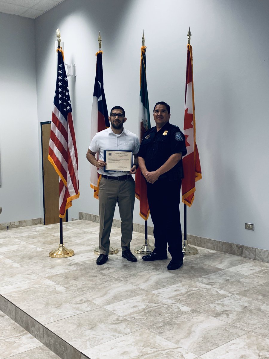 lluscba's tweet photo. 2 Broker Licenses presented by Port Director Albert Flores this morning at our CBP-Trade Monthly Meeting.  Congratulations to Oscar Ramiro Garza and Ricardo Carmona, newest members of our Brokers community. https://t.co/WzP8npq3Dg