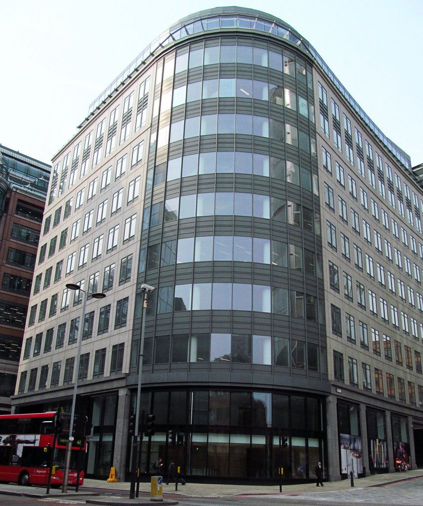 EuroviewAG's tweet photo. The top 2 floors of 199 Bishopsgate including the overhead #glazing were supplied in High Performance #SunGuard SN62/34 Toughened and HST with the inner pane in 8.8mm clear laminated > Read more about this #project work here https://t.co/TmdKZxCZtl #LowECoating #SolarControl https://t.co/HvJNbgoNhp