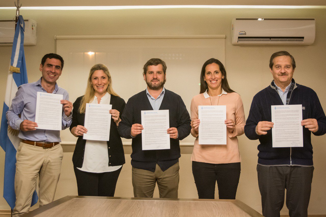 Unidad Provida on Twitter: "Agradecemos todo el apoyo al DÃ­a Internacional de AcciÃ³n por las 2 Vidas que llega desde TucumÃ¡n #8A Manuel Courel @manuelcourel Soledad Gettas @SGettas Indiana Mendilaharzu Jorge Ramaciotti Candidatos a ...