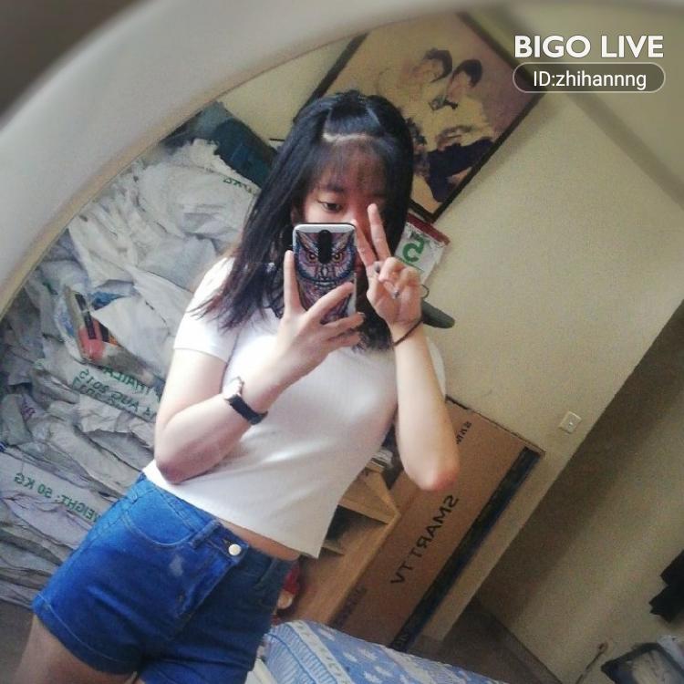 GOATSOFSINGAPO1's tweet photo. Come and see ᴍɪʟᴋᴛᴇᴀ 🤤💗's LIVE in #BIGOLIVE: hi  
https://t.co/6U03j8enqM https://t.co/tONMJAtDPR