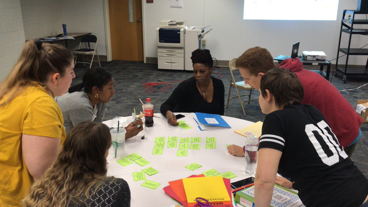 BilalsPreKClass's tweet image. Working together to match SEL standards and indications! 🤝❤️#SELmatters #teamwork #buildstrongfoundations @SEL_APS @aps_OEL