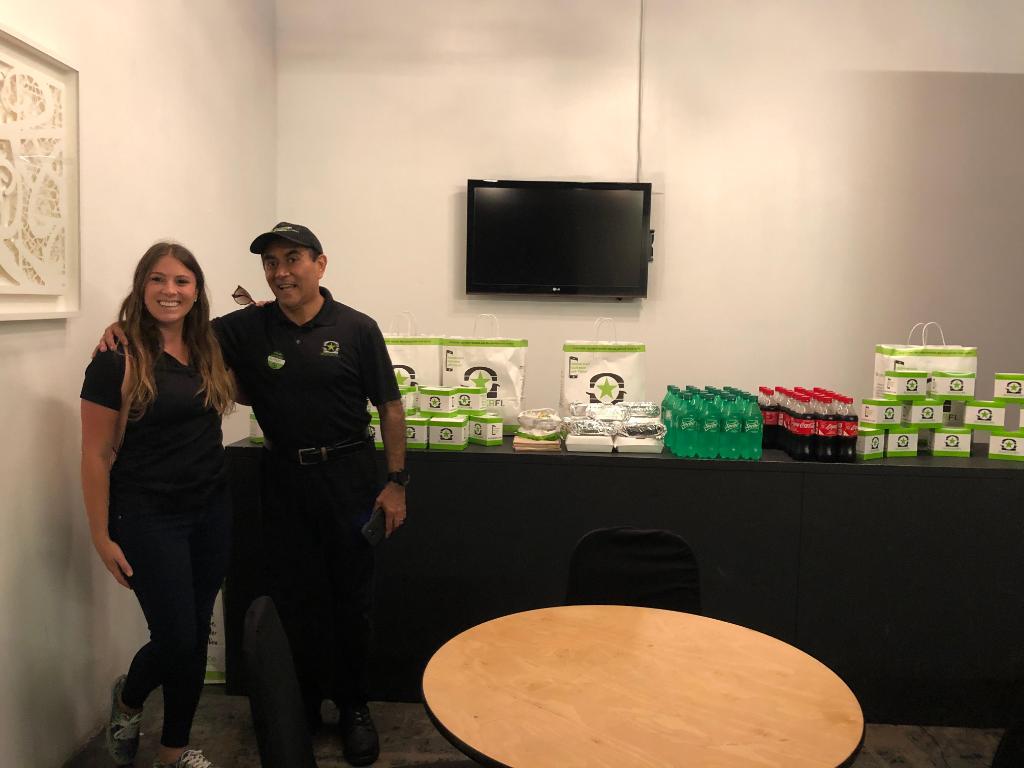 BurgerFi's tweet photo. Our team got the opportunity to deliver lunch to the students of @pathtohiphop, a non-profit organization that teaches the history, philosophy and the main elements of Hip Hop culture in Miami, FL. #BurgerFi #PATHTOHIPHOP #Fooddrop https://t.co/96uhv4yeYv