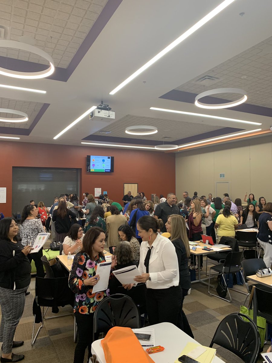 LoriDavisEDU's tweet photo. @E3Alliance and @RGVFOCUS bringing our 3D Growth workshop to @Donna_ISD, @PointIsabelISD and @RgvVanguard! #DiggingIntoTheData https://t.co/fbaKAoyAGK