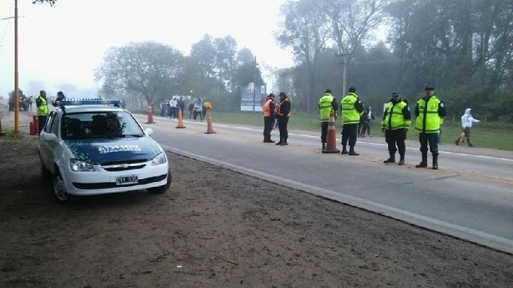 DISPOSITIVO DE SEGURIDAD PARA LA FESTIVIDAD DE SAN CAYETANO Desde ayer por la noche y durante toda la jornada de hoy se desarrolla un dispositivo de seguridad por rutas y caminos adyacentes a la localidad de San Cayetano, que celebra distintas actividades religiosas en su honor.