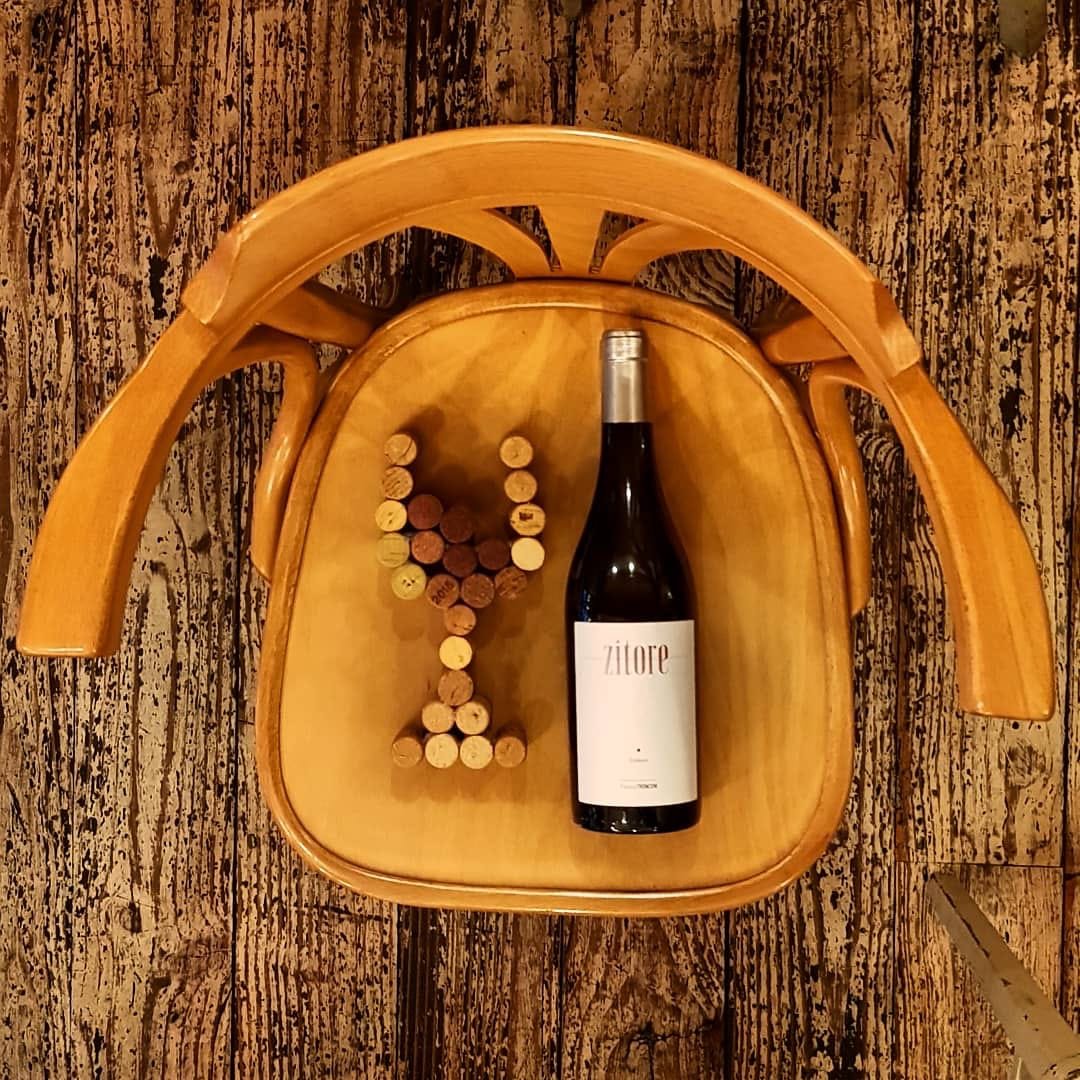 sfuso_dublin's tweet photo. Check out this stunner on #WineWednesday 🍷
Zitore selected as one of the the top 100 Italian wines by renowned sommelier Armando Castagno
#biodynamicwine #lecinaro #winelover #winetasting #laziowine #rawwine #NaturalWine #ItalianWine
See our full list on https://t.co/Cxv7Ymn8vI https://t.co/552v7DySWu