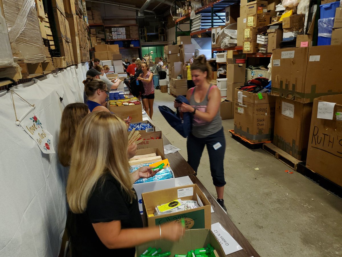 #unumcares at it again! August means preparation for Maine students going back to school... @unumnews and <a href="/3rsruths/">Ruths3rs</a> teaming up once again! Vols (200 over 2 days) making a difference. <a href="/caryolson5/">Cary Olson</a> @Keely_Unum <a href="/Desiree_Unum/">Desireé Colón</a> <a href="/unitedwaygp/">United Way of Greater Portland</a>