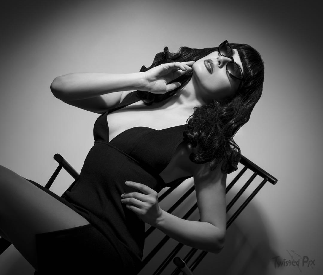 Twisted_Pix's tweet photo. From a recent shoot with Helen Diaz. 

Shot at Studio X, Birmingham on a Canon 5DS with Elinchrom lighting. MUA was Louise Varns. https://t.co/EMtAPLH4TN