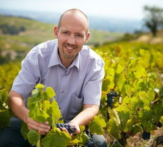 LouisLatourUK's tweet photo. Laurent Chevalier, @HenryFessy1888 Director & a talented winemaker, crafts wines showcasing the myriad of styles possible from the Gamay grape & the region's varied terroirs.
#henryfessy #beaujolais #gamay #beaujolaisisback #cruspecialist #beaujolaiscru #france #gogamaygo https://t.co/1LjFUjlGAg