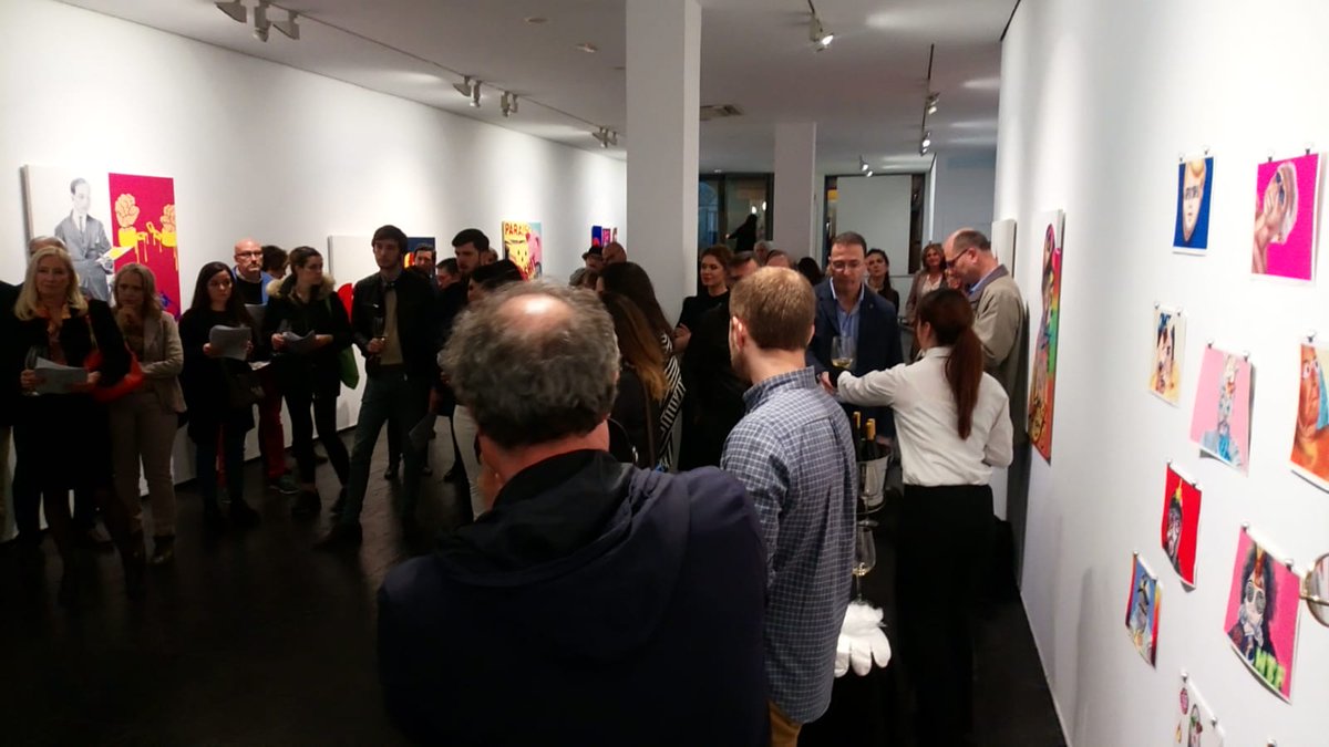 queridilla's tweet photo. https://t.co/yCz4I4QNCv   #PerfumedelVino descorchando arte embotellado @GaleriaKreisler  @bodegatg  #Godello @DOBierzo https://t.co/hgTCvA7XY2