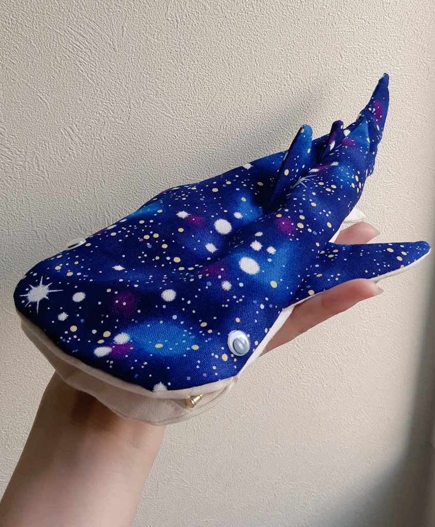 تويتر Gumi على تويتر 海の幽霊みたいなクジラポーチとジンベイザメポーチを作りました クジラポーチはファスナー ジンベイザメはバネポーチ仕様で ペンケースにもメガネケースにもなりますよ ハンドメイド 米津玄師 海の幽霊 海獣の子供 ジンベイザメ