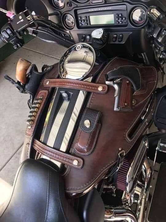 Where can I purchase this tank holster setup??? Great leatherwork. #RightToBearArms #opencarry #antitheftdevice