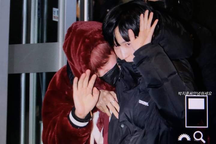 BubuCyn_'s tweet photo. WOI INI APAAN??  SENANG BET BISA LIAT MEREKA KETEMUAN LAGIII
#우리워너원_이주년_축하해 
#TwoYearsWithWannaOne약속해요 #TwoYearsWithWannone https://t.co/k3bpCNIaqw