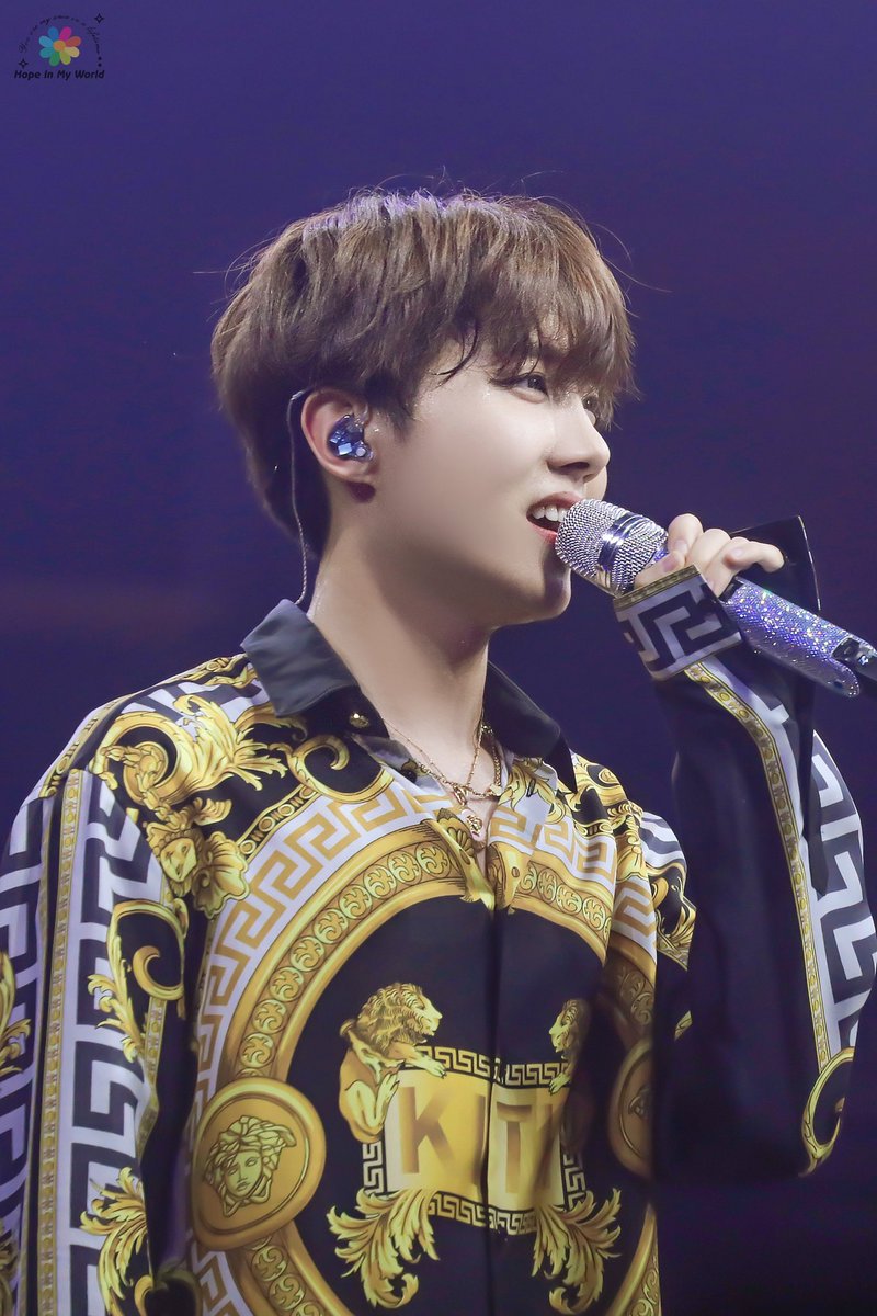 Hope_InMyWorld's tweet photo. 해피 칠석！！❤️❤️🥺🥺

#JHope #제이홉 #정호석 #호비
#BTS #방탄소년단 
@BTS_twt https://t.co/kHg2eqUibs