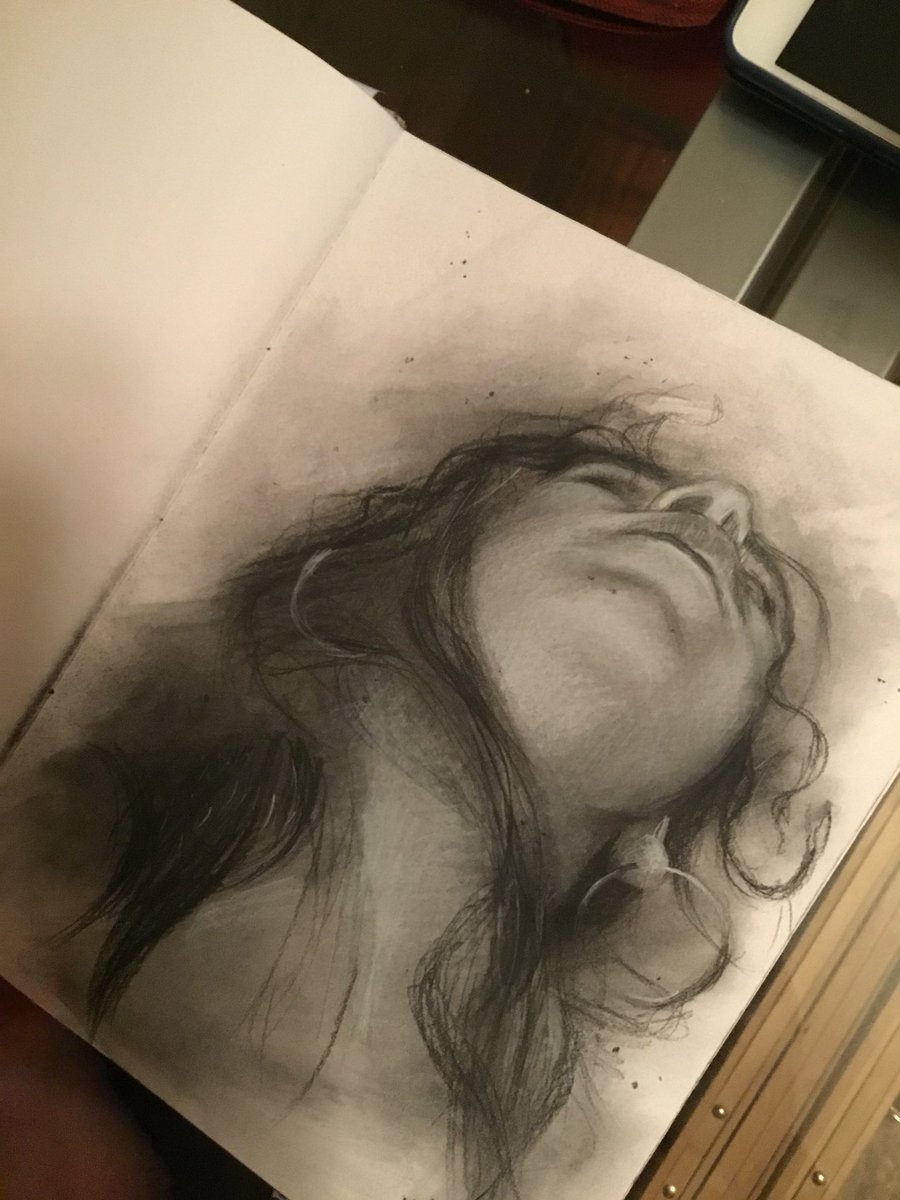 KapsVoula's tweet photo. Charcoal sketch #charcoal #drawing #art #artist https://t.co/WDOy9Qtv91