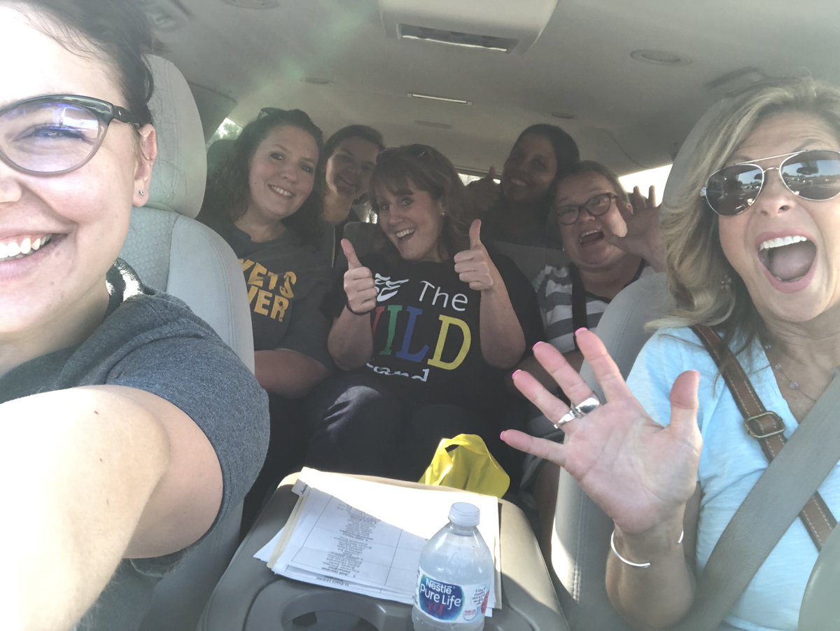 BaxleyLexi's tweet photo. Ready, set, we’re gonna win. 🤗 @DISDLearns #AmazingRace https://t.co/uoTYRLUN4G