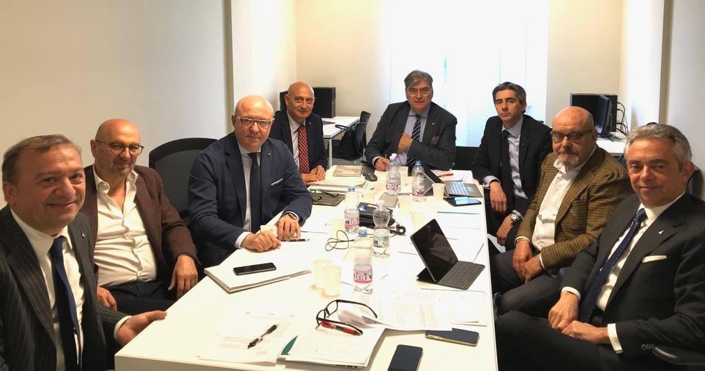 FimaaItalia's tweet photo. 📣💥💥Consulta Interassociativa #Fimaa @Confcommercio, Fiaip, Anama “La Camera di Commercio ci dà ragione: Homepal intermediario senza i requisiti di legge. Dovrà restituire le ‘provvigioni’ ai clienti che ne faranno richiesta” 🏘 #noabusivi https://t.co/jD247yS97U