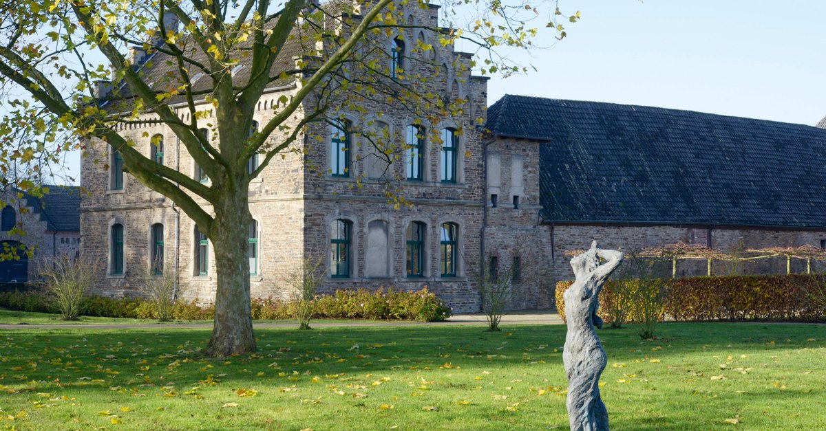 kreis_UN's tweet photo. Kommenden Sonntag ist der Tag der offenen #Gärten. Die perfekte Gelegenheit, um sich durch den #Skulpturenpark auf Haus #Opherdicke führen zu lassen oder den #Landschaftsgarten zu erkunden. ^smt
https://t.co/6cx1FHX6Tn https://t.co/Asze6rnlq4