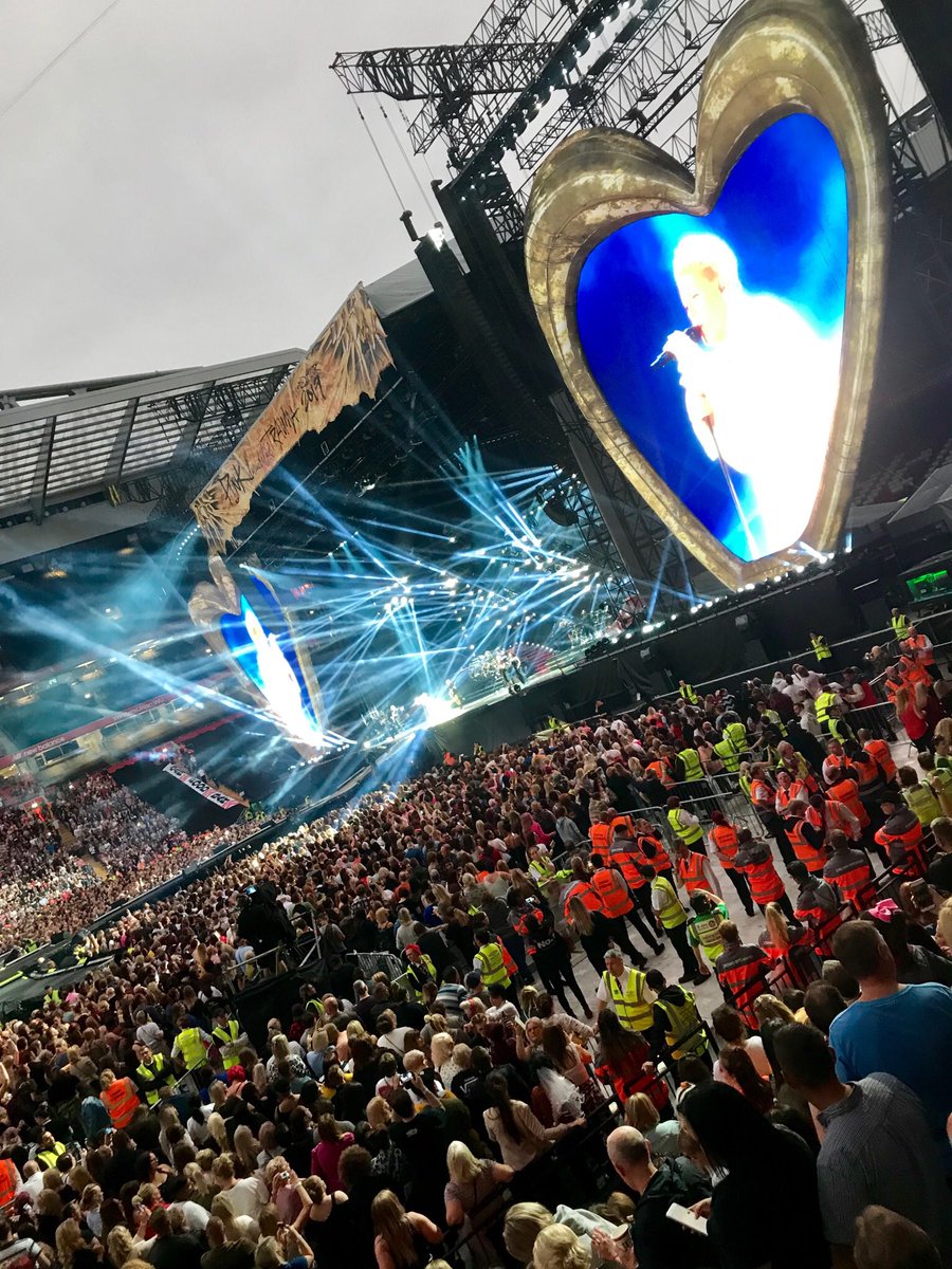 Leonlavender's tweet photo. What a great night cannot wait till she comes back #pink @Pink #BeautifulTraumaTour #anfield #pinkanfield https://t.co/HbqtVCgjLu