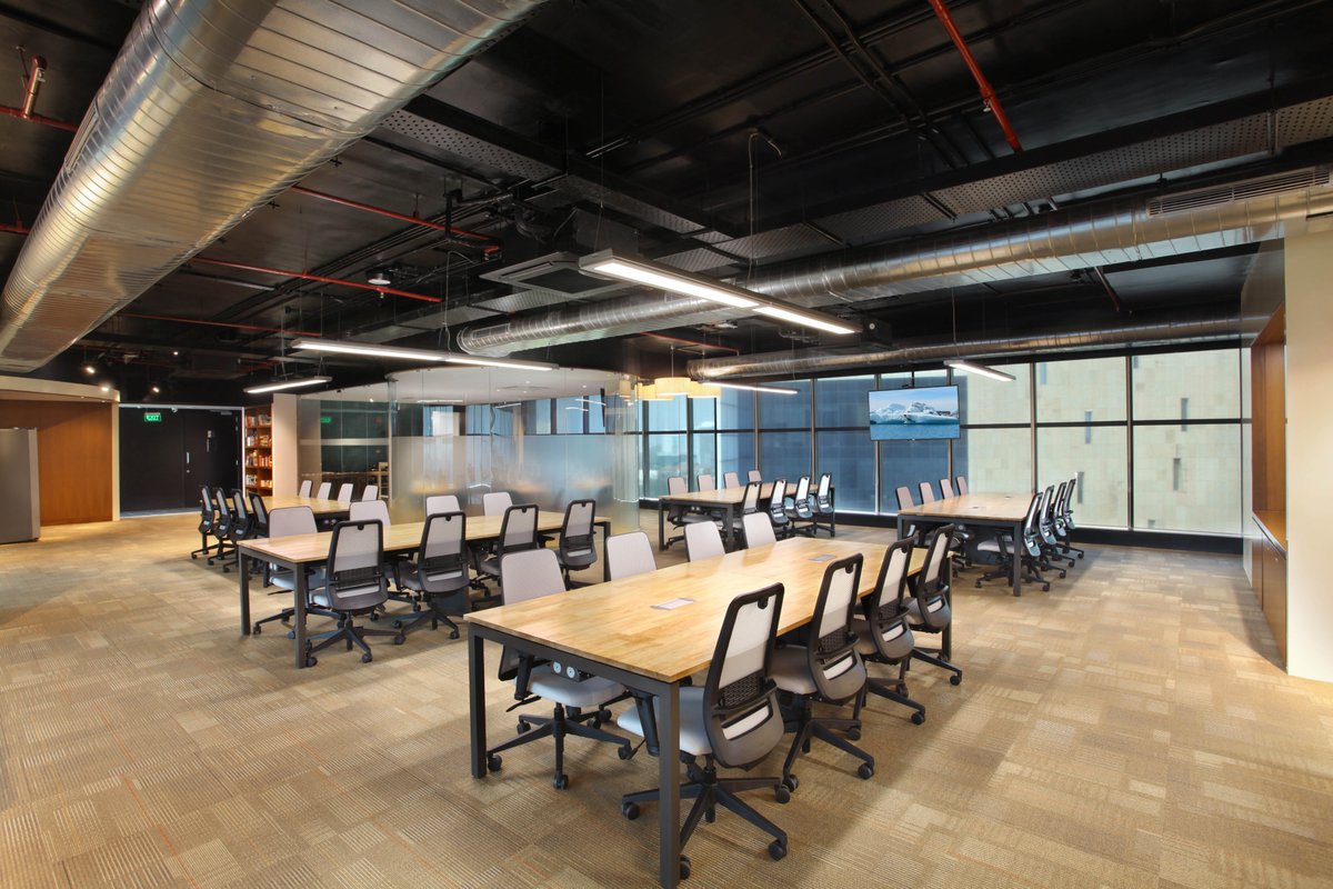 BrawnGlobus's tweet photo. Featured: #BrawnGlobus' swanky new office for @inshorts in #Noida. 

Several tech giants, start-ups and MNCs are looking to set up base in the country – meaning that corporate real estate will continue to soar, and the role of turnkey experts will become more pertinent than ever. https://t.co/qsxreYxywP