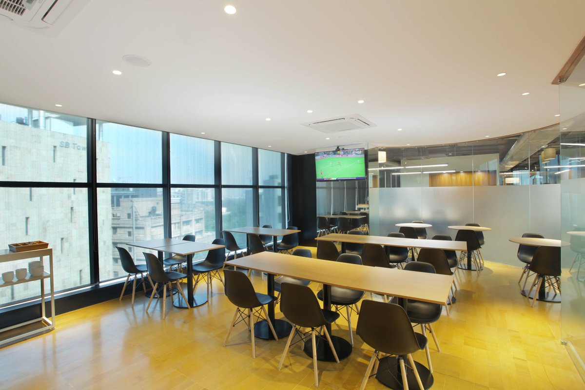 BrawnGlobus's tweet photo. Featured: #BrawnGlobus' swanky new office for @inshorts in #Noida. 

Several tech giants, start-ups and MNCs are looking to set up base in the country – meaning that corporate real estate will continue to soar, and the role of turnkey experts will become more pertinent than ever. https://t.co/qsxreYxywP