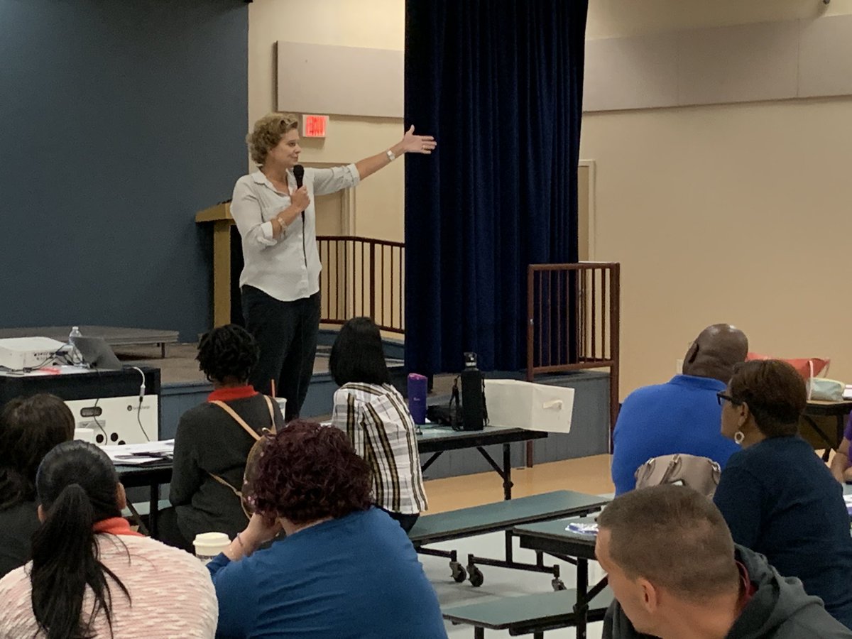 FcusPawprint's tweet photo. Theresa Brown from @NobleEduInit instructs teachers in social-emotional learning! https://t.co/qqCJe5UR45