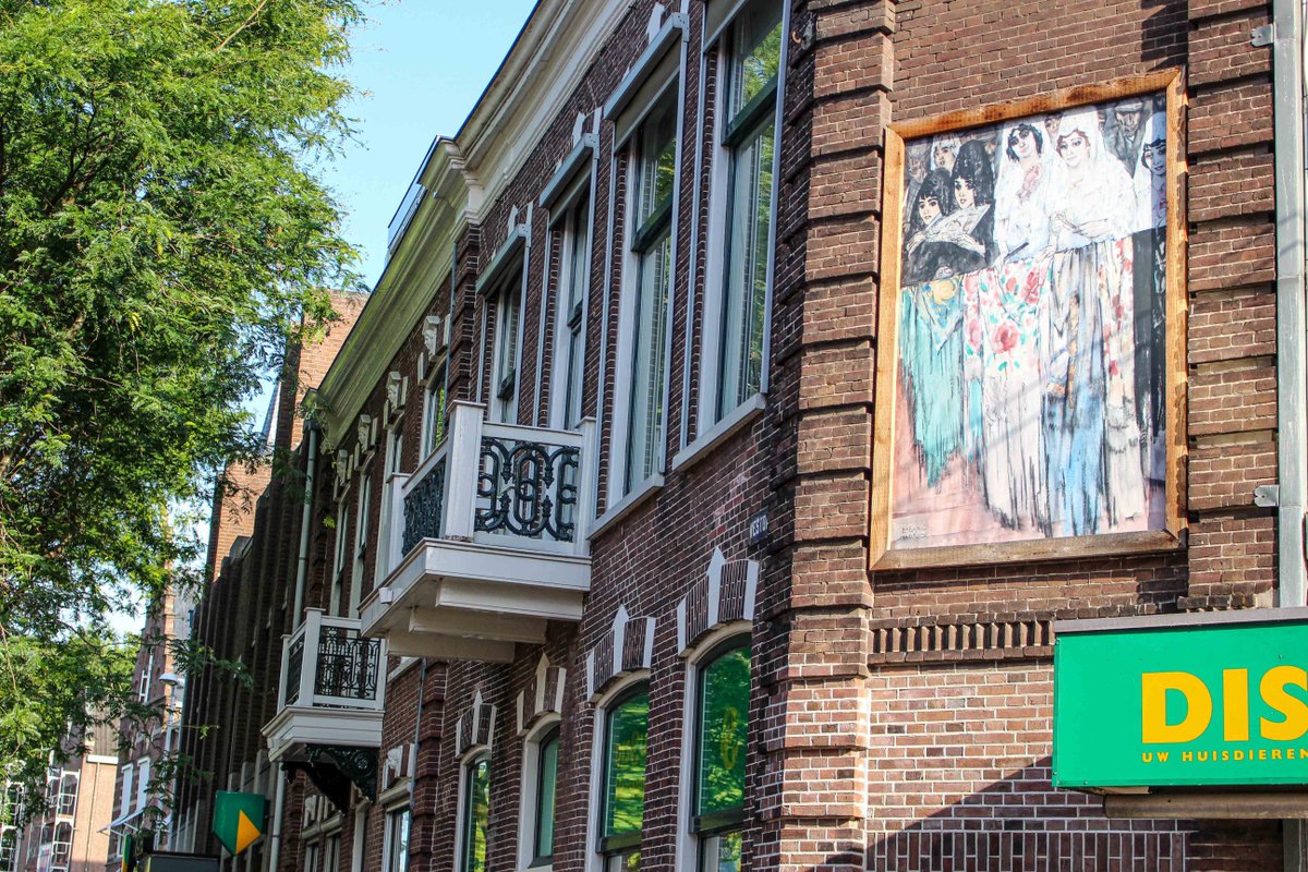 ☀️Vakantietip met lekker weer: Maak met de audiogids van izi.travel een unieke kunstwandeling door de Woerdense binnenstad langs de werken van Leo Gestel, een van de belangrijkste Nederlandse modernisten. #lekkerwandelen #leogestel #izitravel #stadshartwoerden
