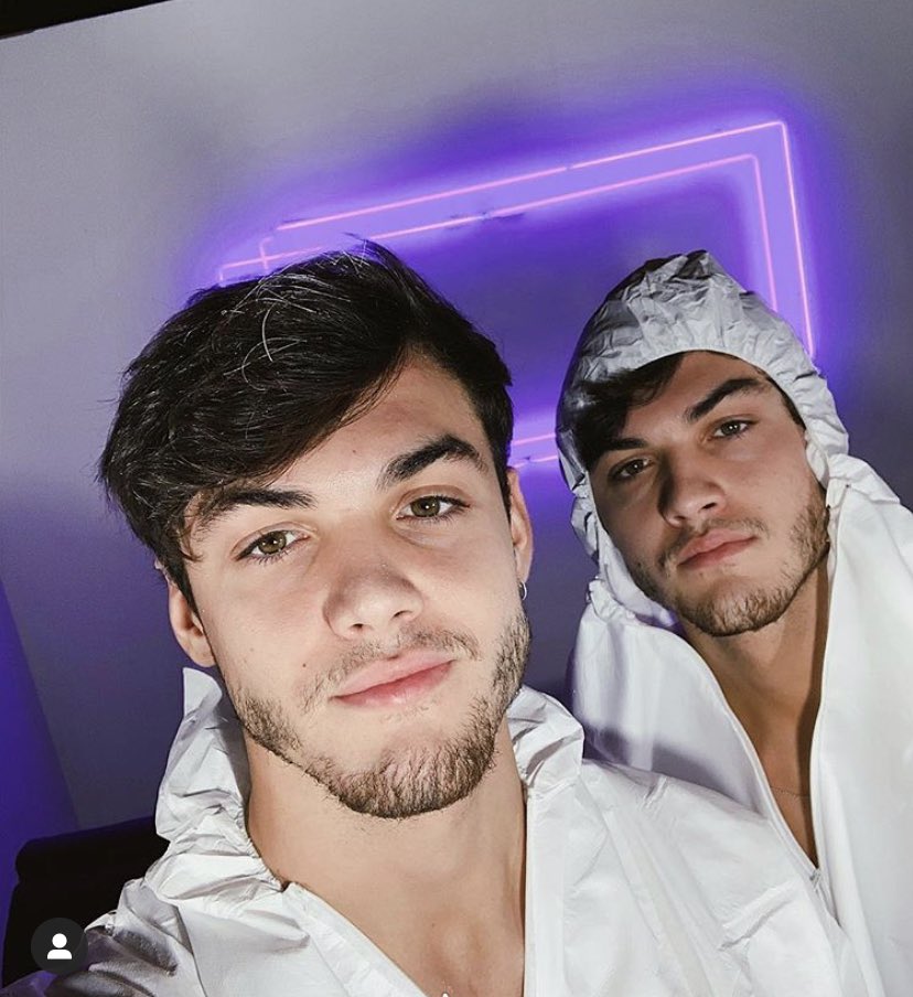 BDols10's tweet photo. Puberty hit the boys like a freight train 💜 @EthanDolan @GraysonDolan https://t.co/15PUiLSfLr