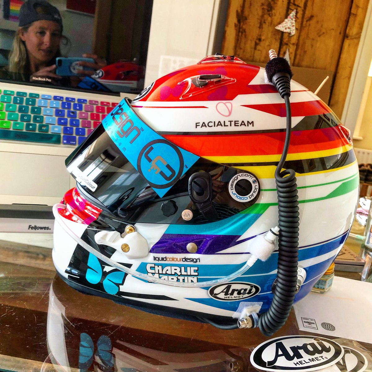 GoCharlieM's tweet photo. Finally fitted the intercom & drinks system to my @WhyArai 🗣🎧🥤 love the colour scheme soooo much on this helmet! 🌈✨🤩 matches my keyboard too 🤙🏼
#GoCharlie #facialteam https://t.co/D5SancQ8Oc
