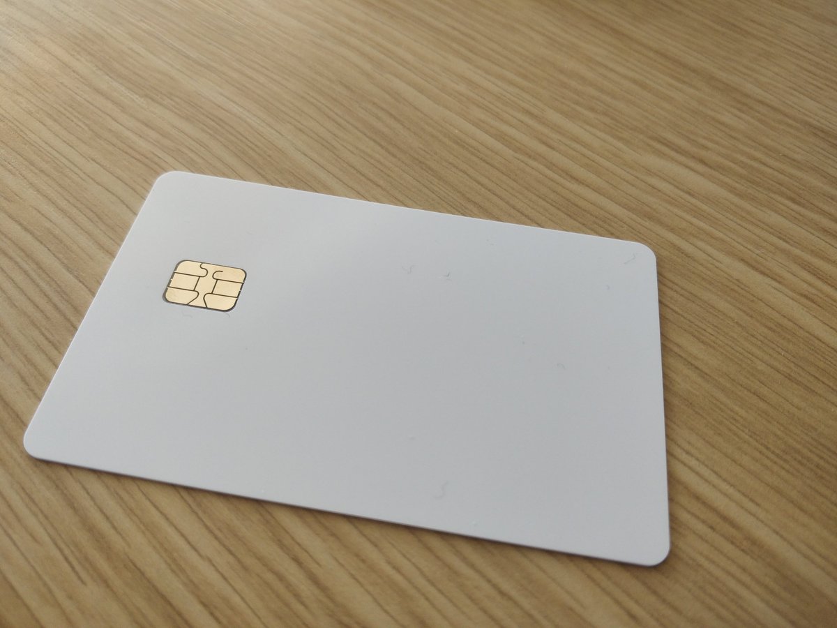 44CON's tweet image. This year's badge is an unhackable* smartcard.

The only question is, what will *you* build with it?

*protected by bitfi-grade security