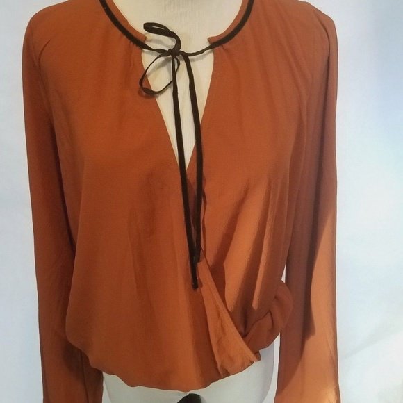 MariottiDawn's tweet photo. So good I had to share! Check out all the items I'm loving on @Poshmarkapp #poshmark #fashion #style #shopmycloset #nineco #anthropologie #freebird: https://t.co/hVGgfEOhei https://t.co/5EkYylhvh9
