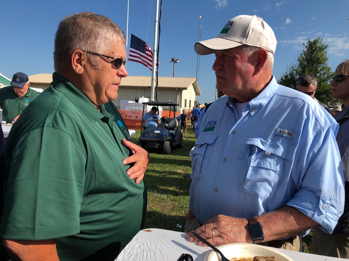 Director Bob Worth spoke with @USDA @SecretarySonny for several minutes this morning at #MNFarmfest19 about trade, disaster relief & the state of MN agriculture. “Farmers need all the help they can get right now...Thank you for being a voice for agriculture.”