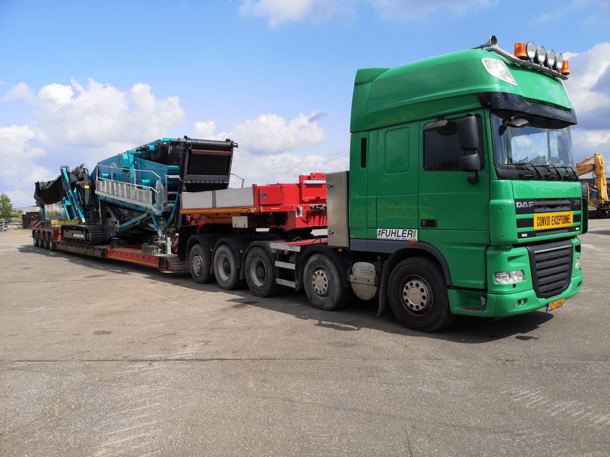 Vanaf onze vestiging in Hardenberg is de nieuwe <a href="/Powerscreen/">Powerscreen Mid-Atlantic</a> Chieftain 2100 Bivitec van Fuhler Loon- en verhuurbedrijf #alwaysready op transport gegaan naar zijn in eerste werk.

Uiteraard uitgevoerd met de eigen zwaartransportcombinatie van Fuhler.