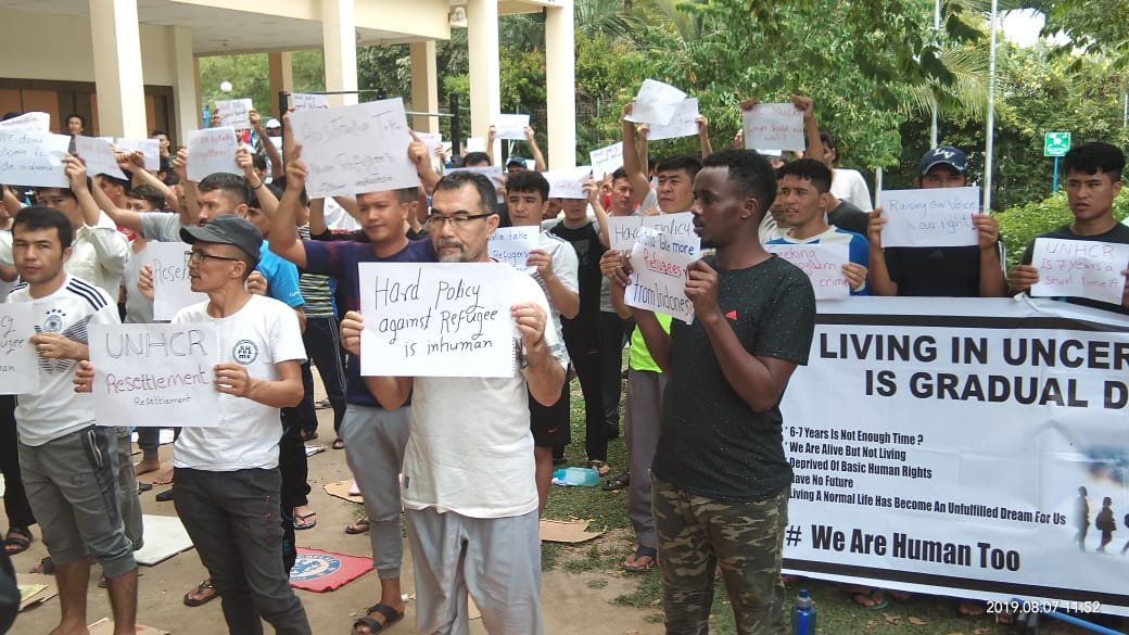 zaman_sultani's tweet photo. #HELPREFUGEESININDONESIA 
#RESETTLEMENT4REFUGEES 
I want resettlement. I did not want to leave my home until it was taken from me and entangled me in this limbo for six years.
@nicole_curby

#Refugees
 
#UNHCRIndo
 
#jacindaardern https://t.co/RyEO4khEUg