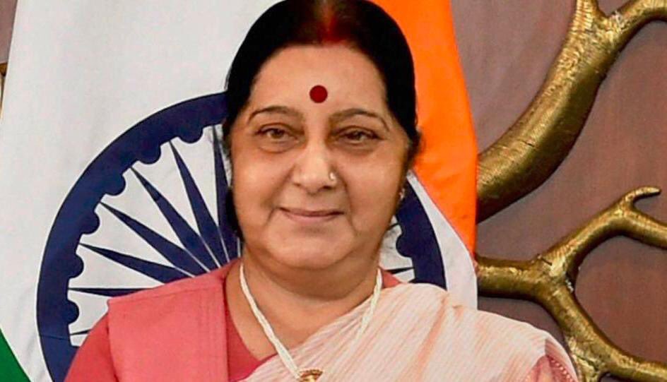 माजी परराष्ट्रमंत्री सुषमा स्वराज यांच्या निधनाचे वृत्त अतिशय धक्कादायक आहे. सुषमाजी यांच्या जाण्याने अभ्यासू, कर्तृत्ववान नेतृत्व देशाने गमावले आहे. त्यांच्या कुटुंबियांच्या दुःखात मी सहभागी आहे.