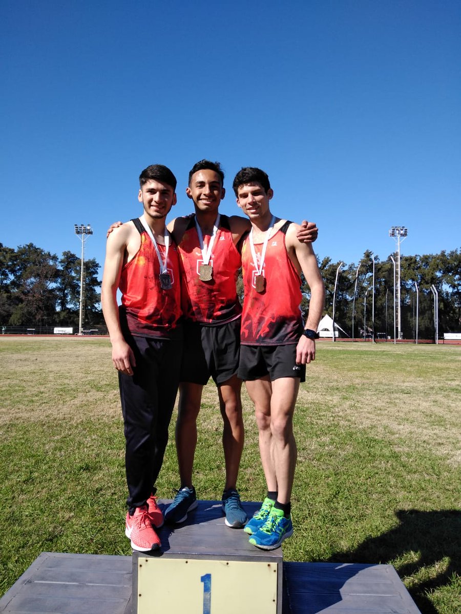 DeportesMoron's tweet photo. CONSIGUIENDO LOGROS 🥇 🥈 🥉
El equipo municipal de atletismo participó del campeonato metropolitano U23 que se realizó en el CENARD el fin de semana. Lograron muy buenos resultados, ¡felicitaciones! https://t.co/CFRdjTHT9r