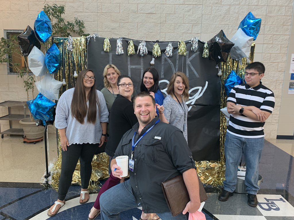 TEX_SUNFLOWER's tweet photo. Team SpEd TCE!
#ThinkBigLISD @LampasasTCE https://t.co/orWpCEdWpu